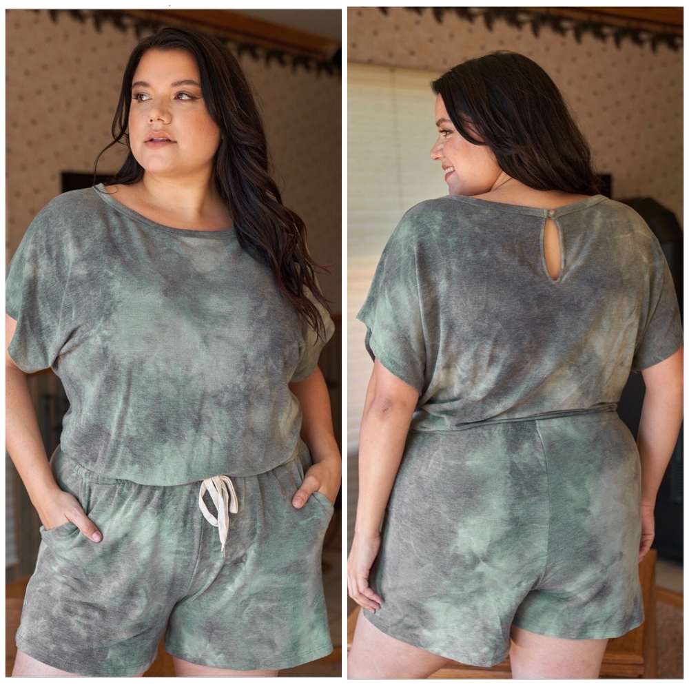 GILLI Plus Size Chic Olive Tie-Dyed Romper - Picture 3 of 6